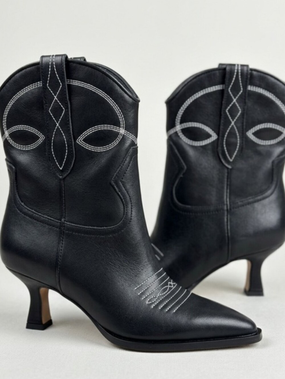 Dolce Vita Black Western Pointed-Toe Ankle Boots With White Stitching.. Size 9.5
